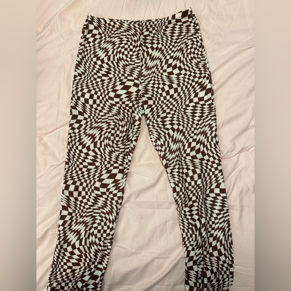 Patterned flare leggings